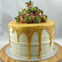  Strawberry Divine 4 Storey White Chocolate Cake (D, V, 4L)